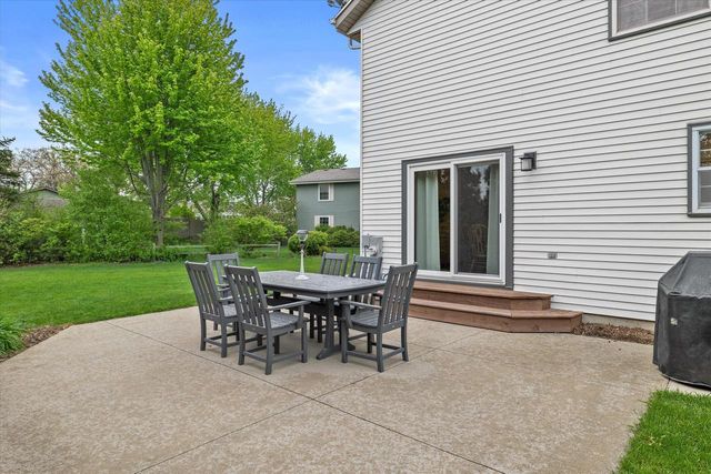 8450 Heritage COURT, Oak Creek, WI 53154