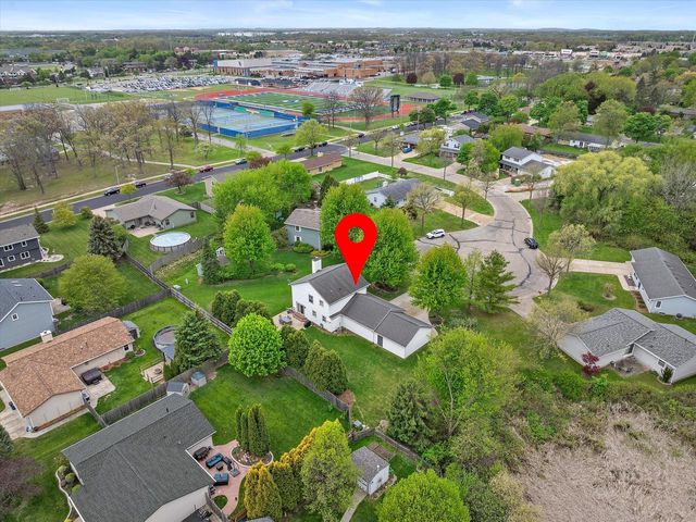8450 Heritage COURT, Oak Creek, WI 53154