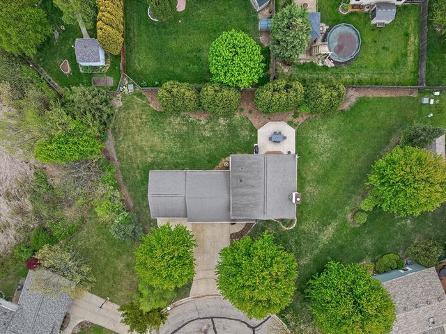 8450 Heritage COURT, Oak Creek, WI 53154