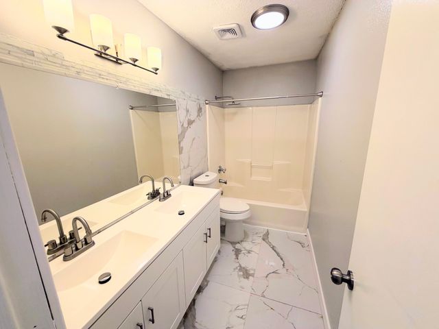 7501 April Lane, North Richland Hills, TX 76182