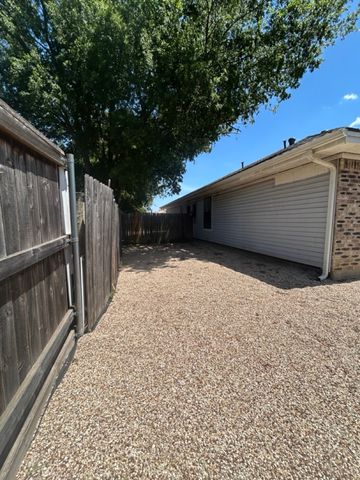 7501 April Lane, North Richland Hills, TX 76182