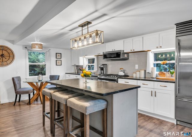 13 Green Acres Park Drive, Westbrook, CT 06498