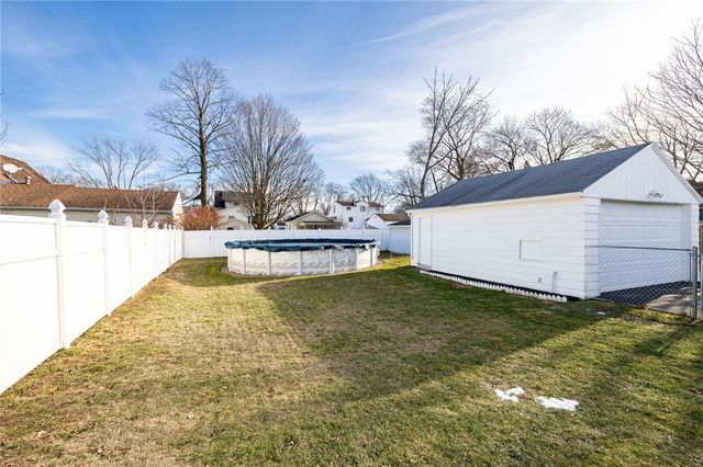 178 Ardella St, Gates, NY 14606