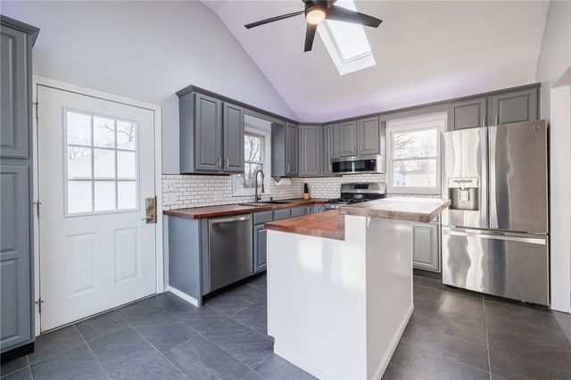 178 Ardella St, Gates, NY 14606