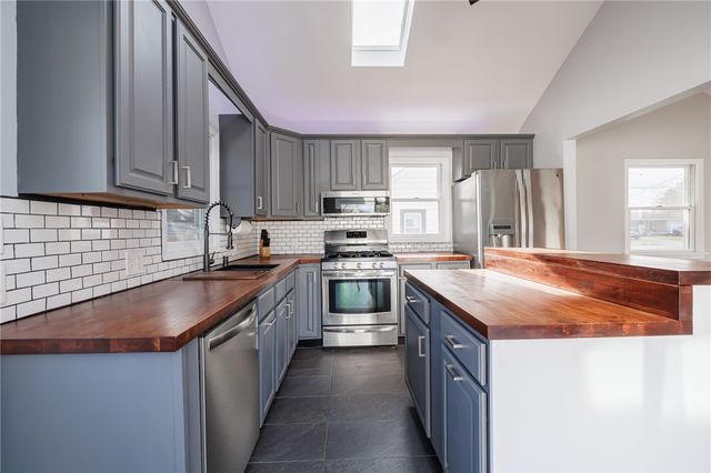 178 Ardella St, Gates, NY 14606