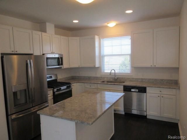 3143 Chambers, Wixom, MI 48393