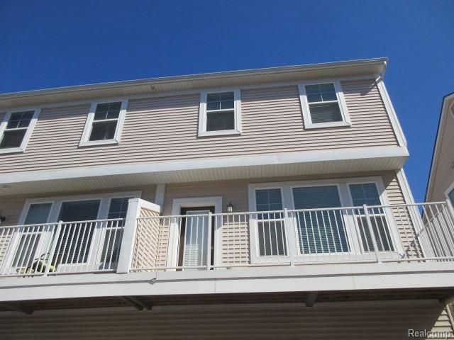 3143 Chambers, Wixom, MI 48393
