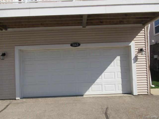 3143 Chambers, Wixom, MI 48393