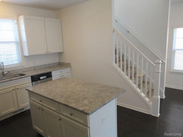 3143 Chambers, Wixom, MI 48393
