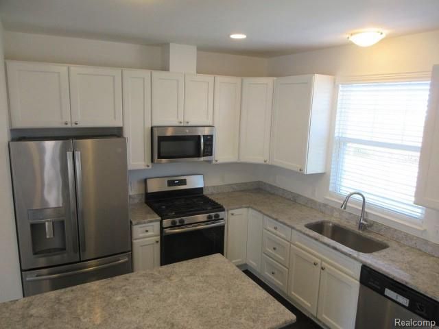 3143 Chambers, Wixom, MI 48393