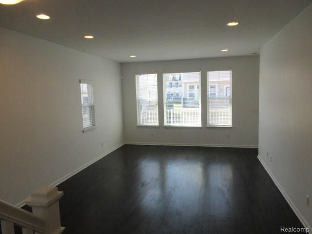 3143 Chambers, Wixom, MI 48393