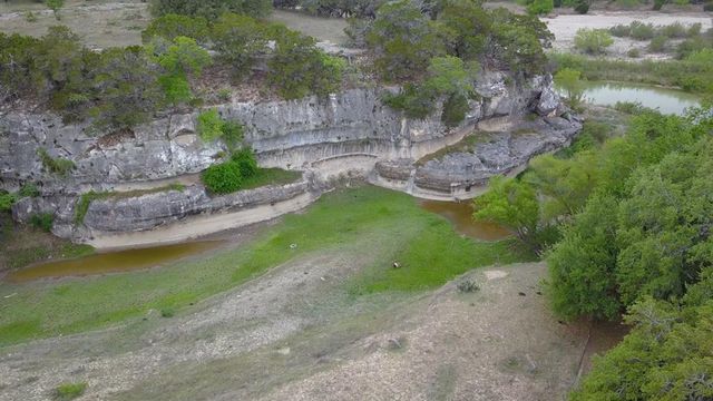 929 Red Bluff Creek, Pipe Creek, TX 78063