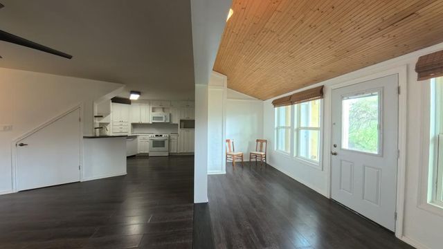 929 Red Bluff Creek, Pipe Creek, TX 78063