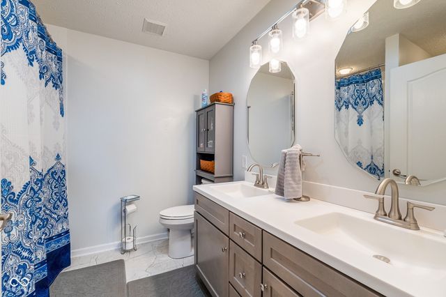 1193 Fantail Drive, Greenwood, IN 46143