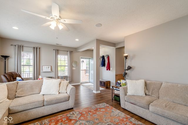 1193 Fantail Drive, Greenwood, IN 46143