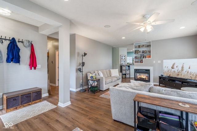1193 Fantail Drive, Greenwood, IN 46143