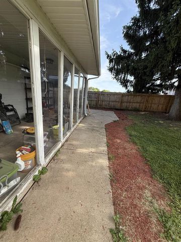 201-203 N Marion Avenue, Janesville, WI 53548