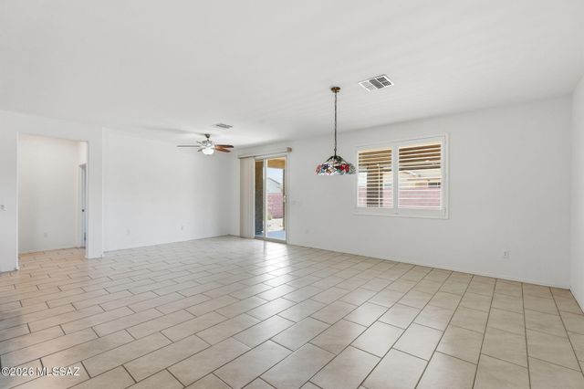 2231 W Desert Topaz Way, Tucson, AZ 85742