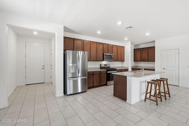 2231 W Desert Topaz Way, Tucson, AZ 85742