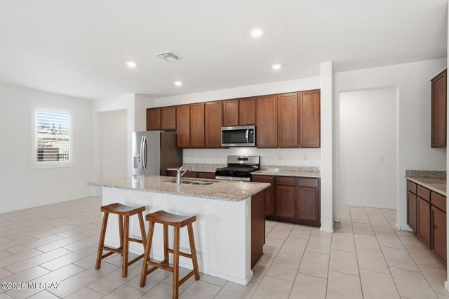 2231 W Desert Topaz Way, Tucson, AZ 85742