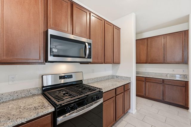 2231 W Desert Topaz Way, Tucson, AZ 85742