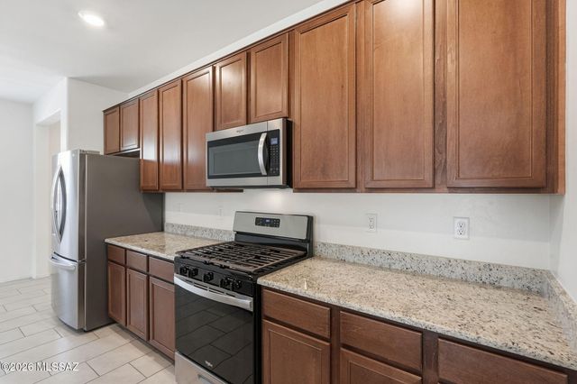 2231 W Desert Topaz Way, Tucson, AZ 85742