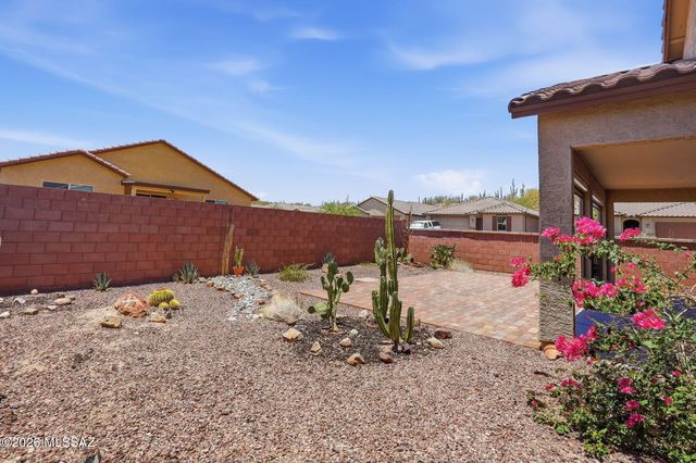 2231 W Desert Topaz Way, Tucson, AZ 85742