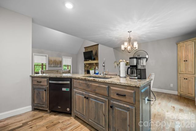 124 Maplewood Court, Hudson, NC 28638