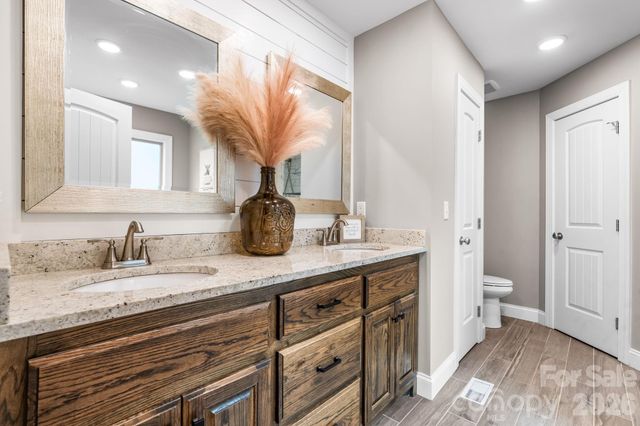 124 Maplewood Court, Hudson, NC 28638