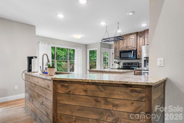 124 Maplewood Court, Hudson, NC 28638