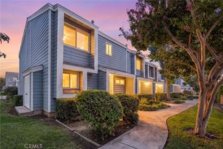 15735 Nordhoff Street 19, North Hills, CA 91343