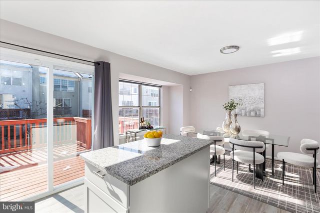 2792 BRIER POND CIR, Woodbridge, VA 22191