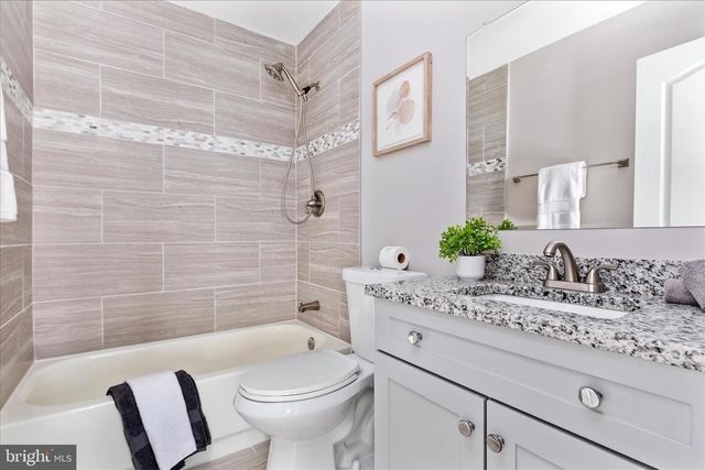 2792 BRIER POND CIR, Woodbridge, VA 22191