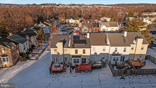 2792 BRIER POND CIR, Woodbridge, VA 22191