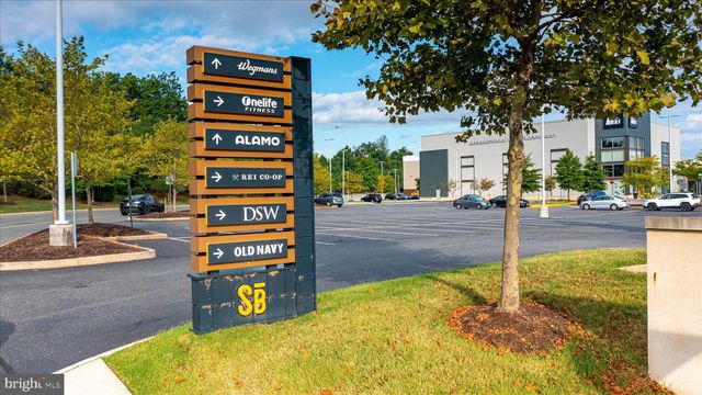 2792 BRIER POND CIR, Woodbridge, VA 22191