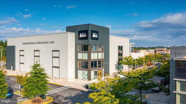 2792 BRIER POND CIR, Woodbridge, VA 22191