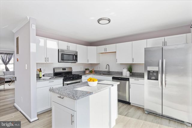 2792 BRIER POND CIR, Woodbridge, VA 22191