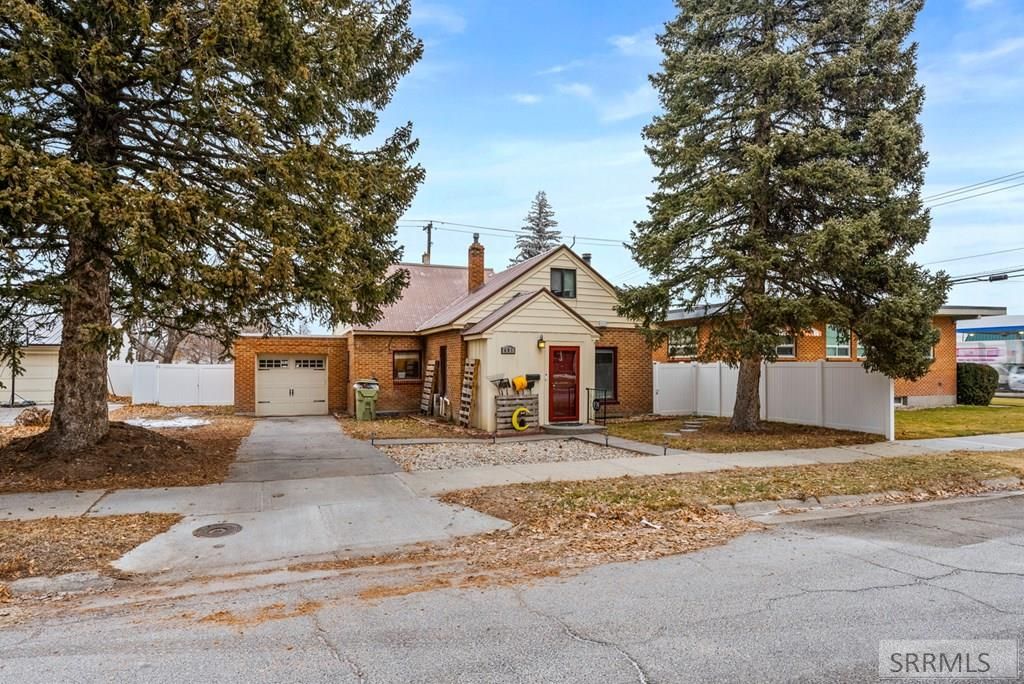 Image 4 of property listing at 491 8th Street, Idaho Falls, ID 83401