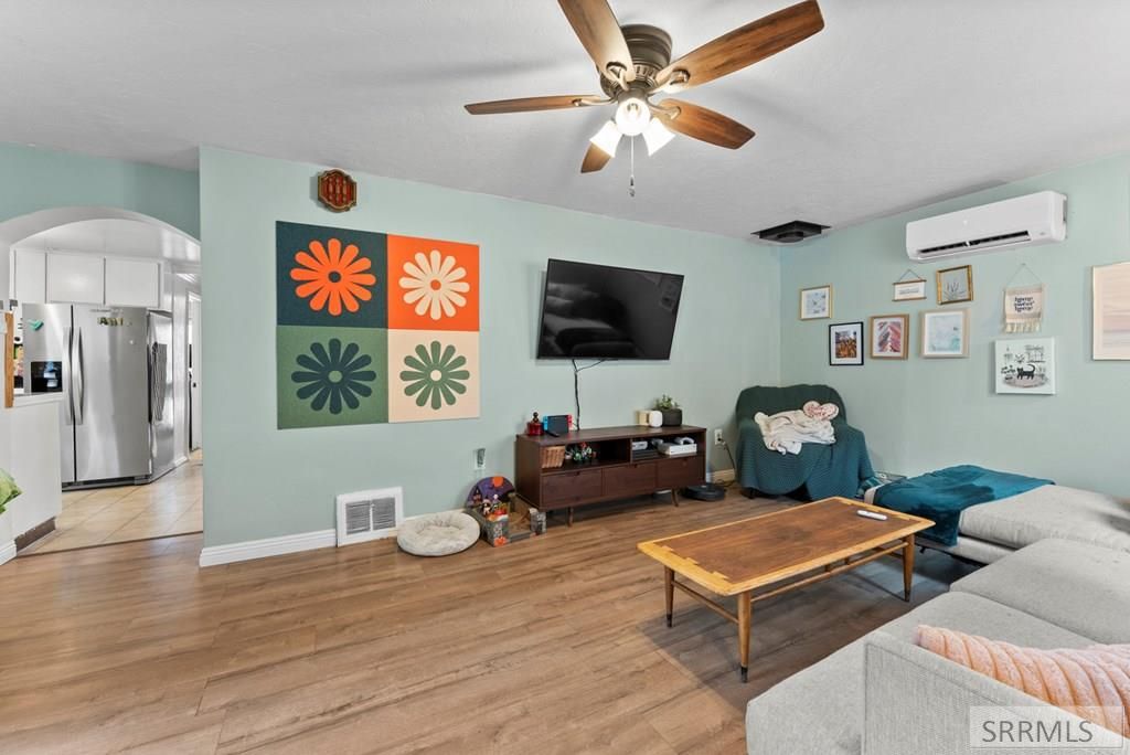 Image 7 of property listing at 491 8th Street, Idaho Falls, ID 83401