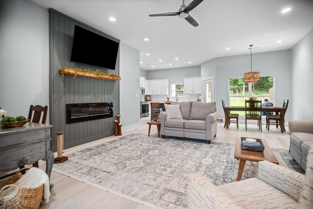 169 Pickles Gap Rd, Conway, AR 72032