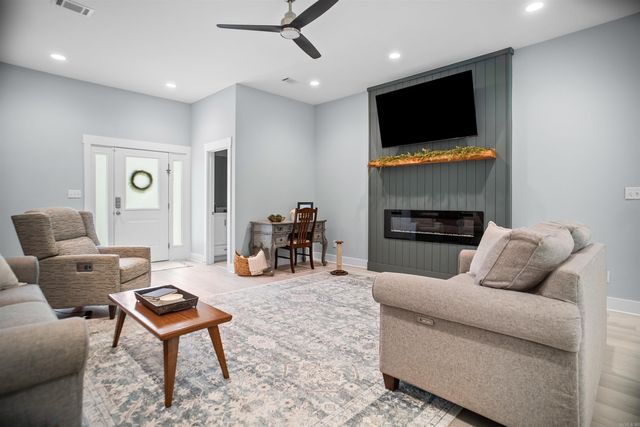 169 Pickles Gap Rd, Conway, AR 72032