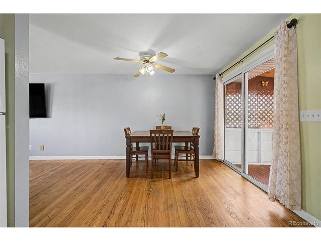 933 Newcombe St, Lakewood, CO 80215