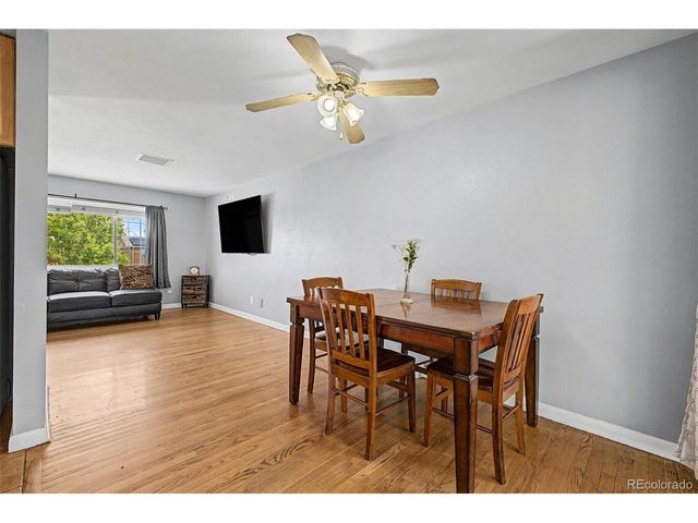 933 Newcombe St, Lakewood, CO 80215