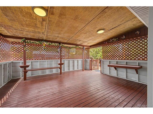 933 Newcombe St, Lakewood, CO 80215