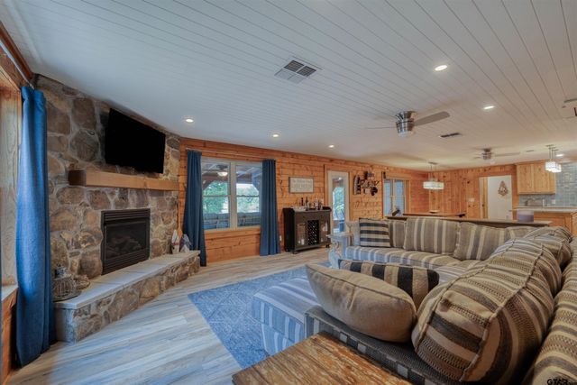 16 County Road 2131, Pittsburg, TX 75686