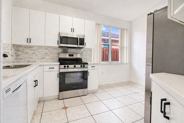 9437 SW 183rd Ter, Palmetto Bay, FL 33157