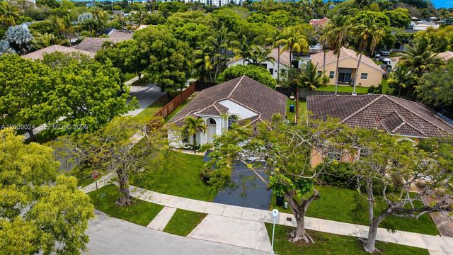 9437 SW 183rd Ter, Palmetto Bay, FL 33157