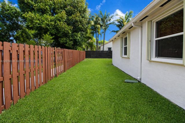 9437 SW 183rd Ter, Palmetto Bay, FL 33157