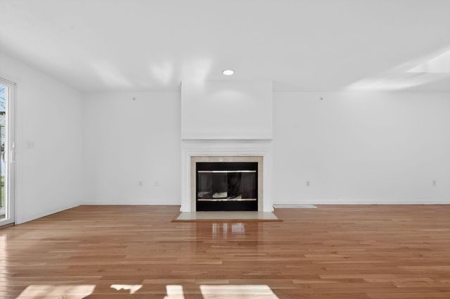 106 Pine Hill Boulevard UNIT 106, Mashpee, MA 02649