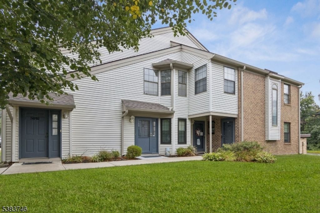 3014 Lighthouse Ln, Sayreville Boro, NJ 08859